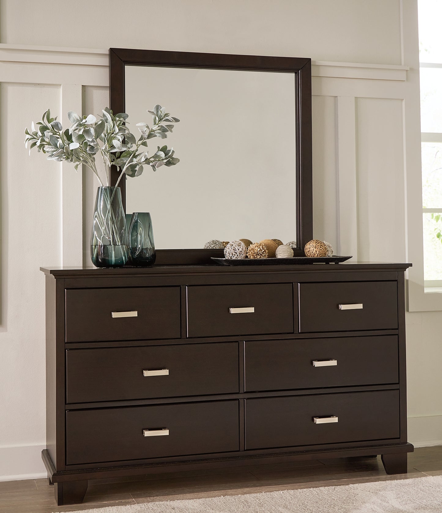 Covetown Twin Panel Bed with Mirrored Dresser