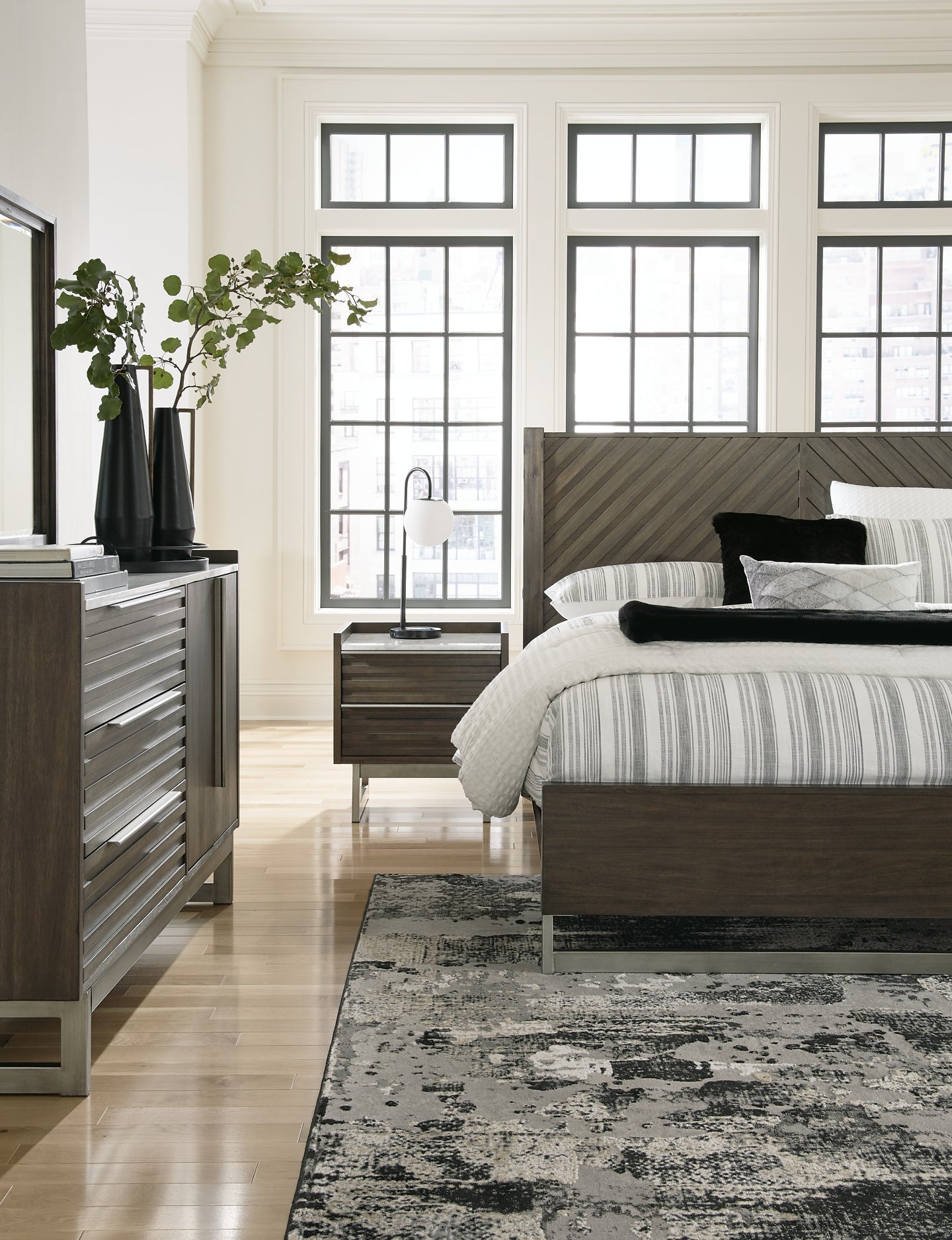 Arkenton King Panel Bed with Mirrored Dresser and 2 Nightstands