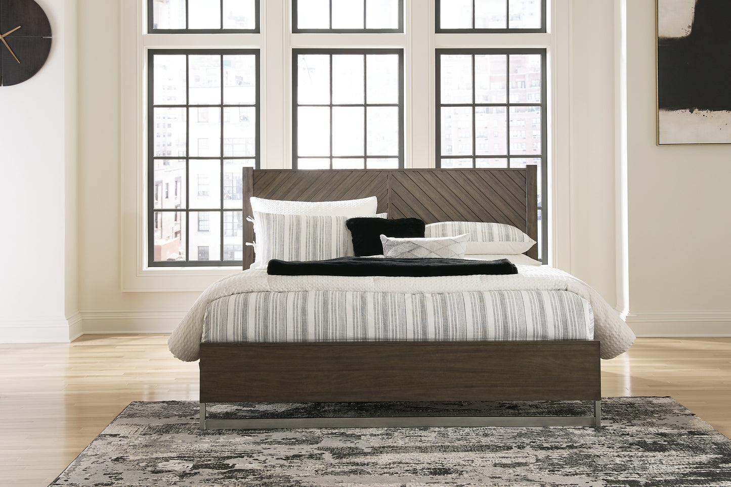 Arkenton King Panel Bed with Mirrored Dresser and 2 Nightstands