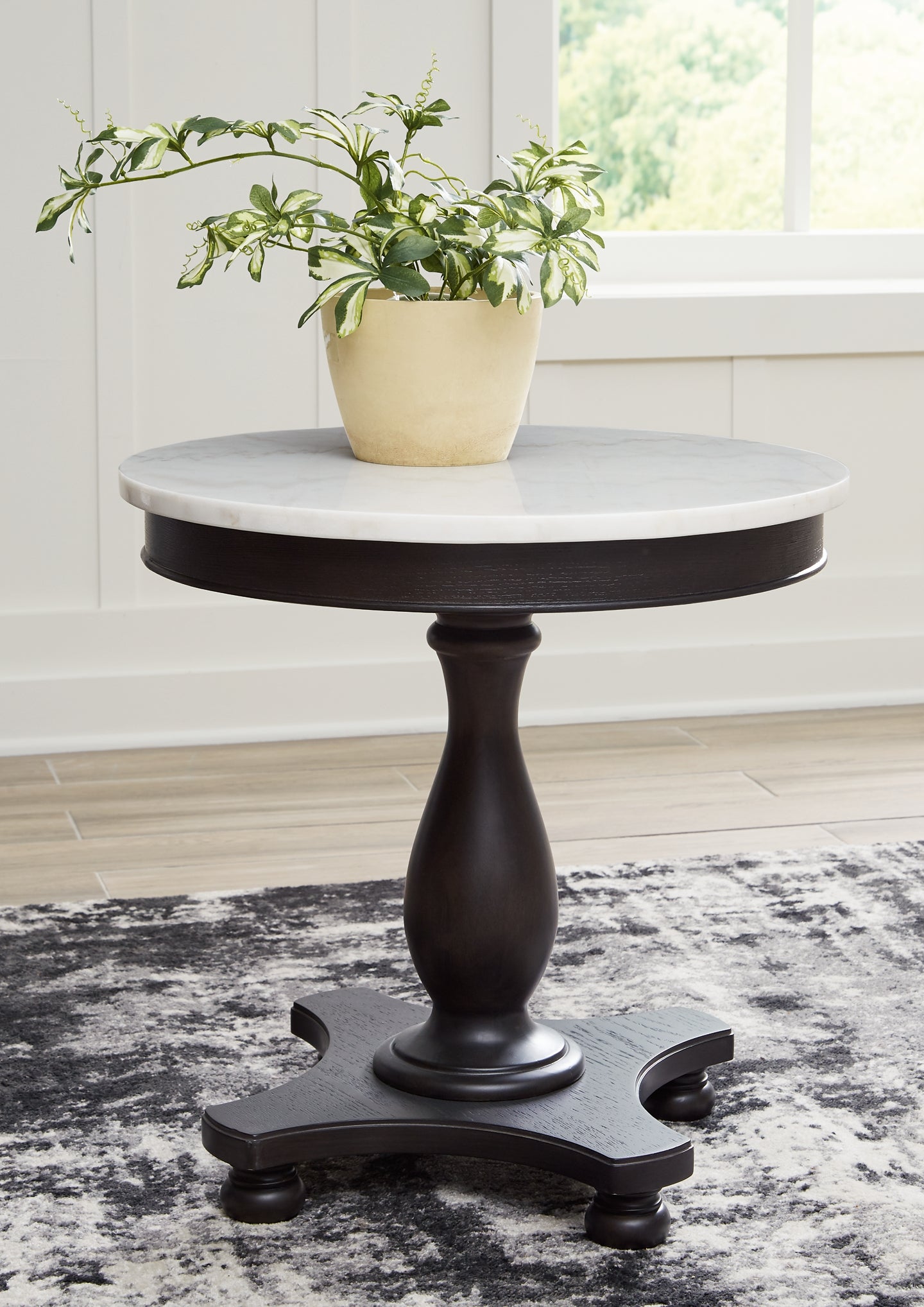 Ashley Express - Henridge Accent Table